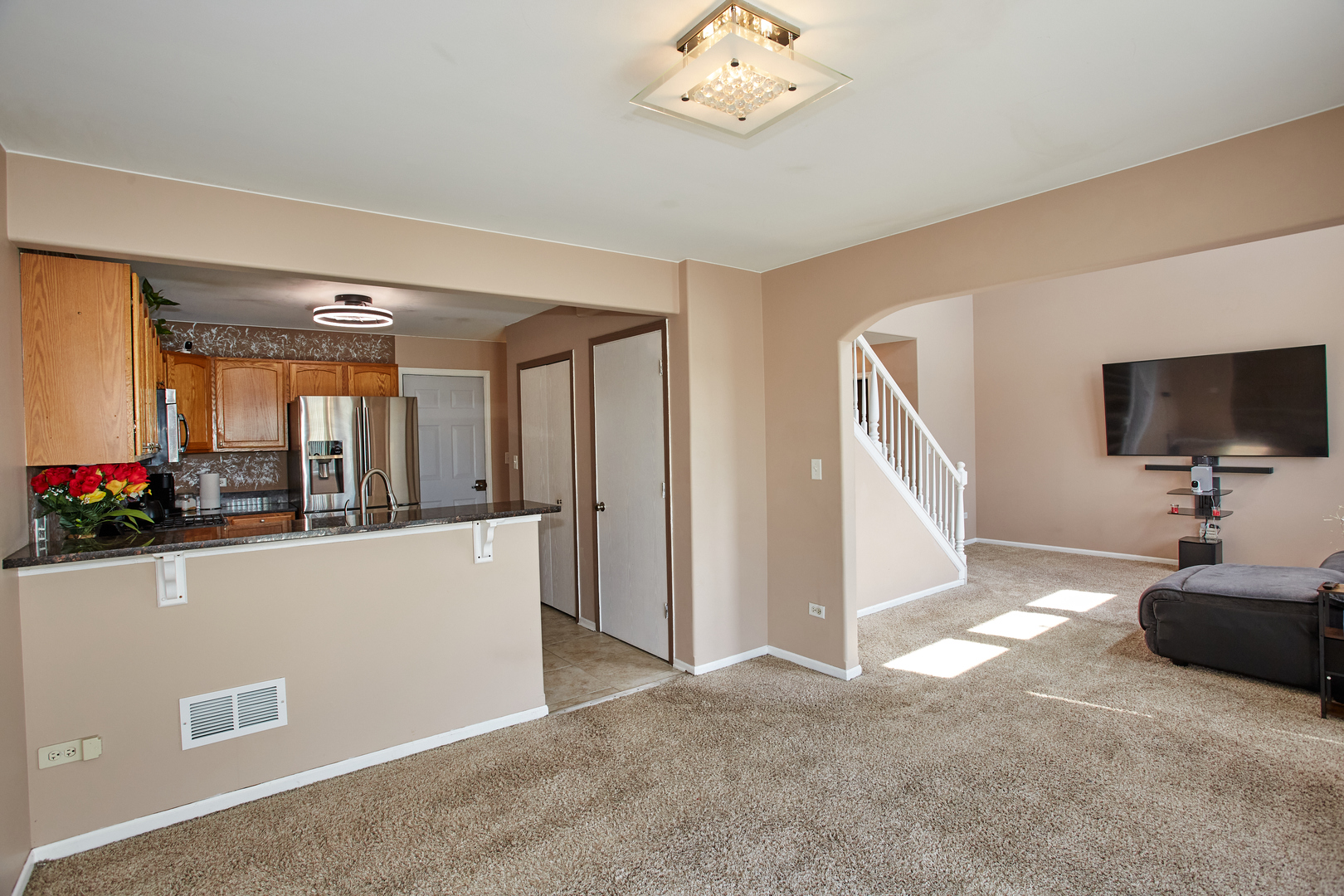 1724 Waters Edge Drive, Minooka, IL 60447