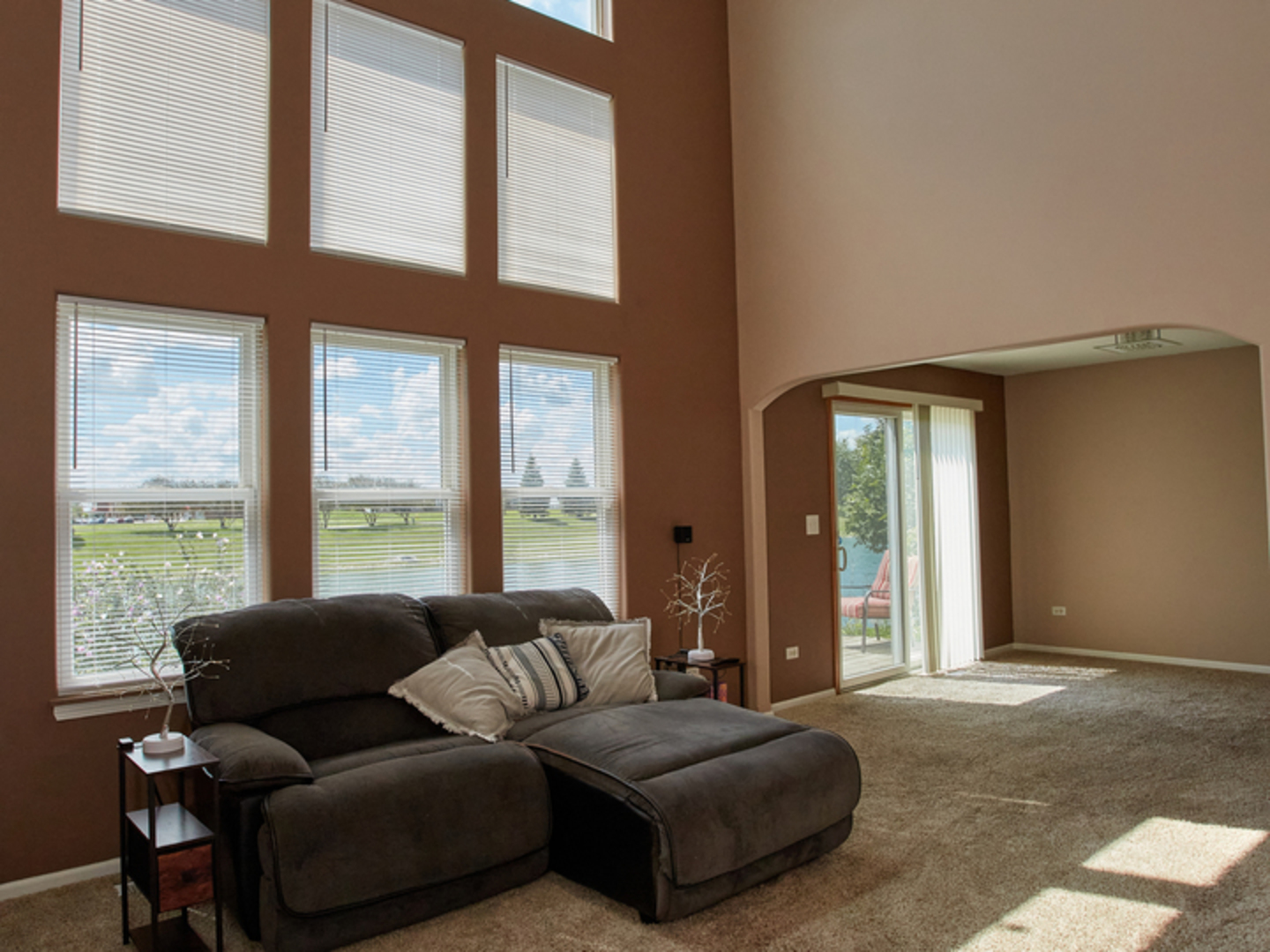 1724 Waters Edge Drive, Minooka, IL 60447