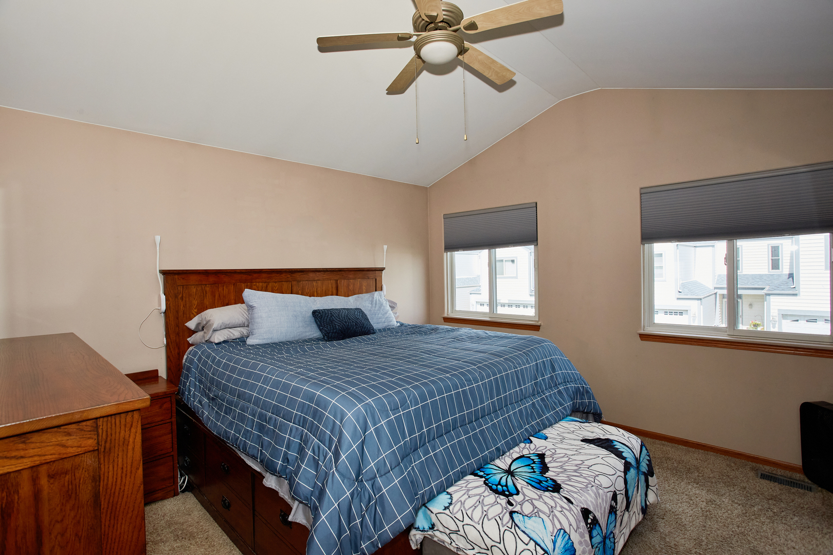 1724 Waters Edge Drive, Minooka, IL 60447