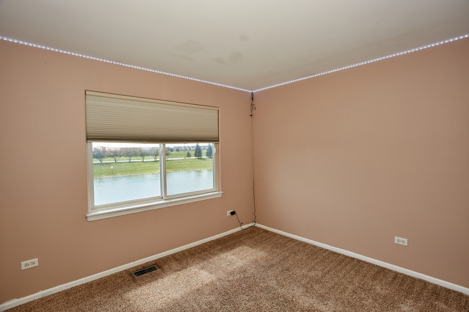 1724 Waters Edge Drive, Minooka, IL 60447