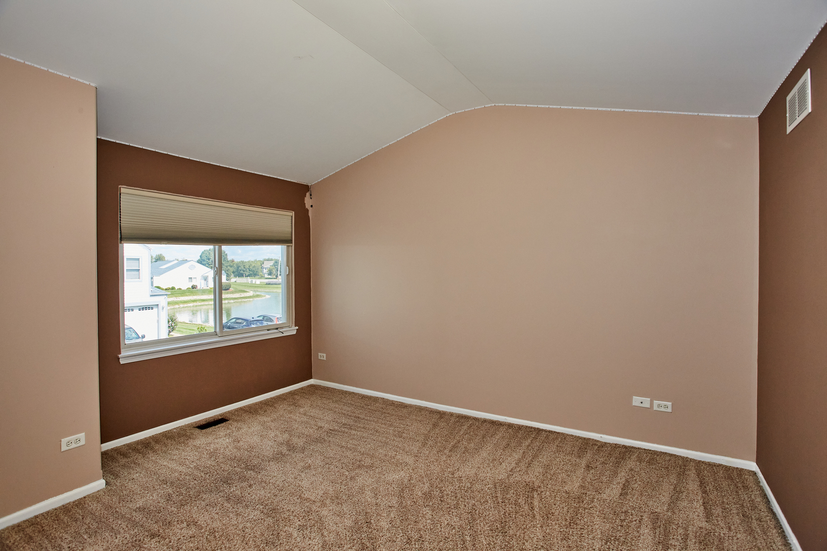 1724 Waters Edge Drive, Minooka, IL 60447