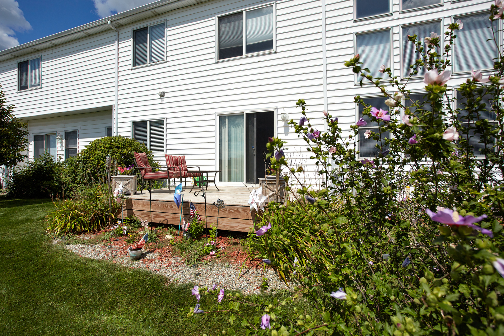 1724 Waters Edge Drive, Minooka, IL 60447