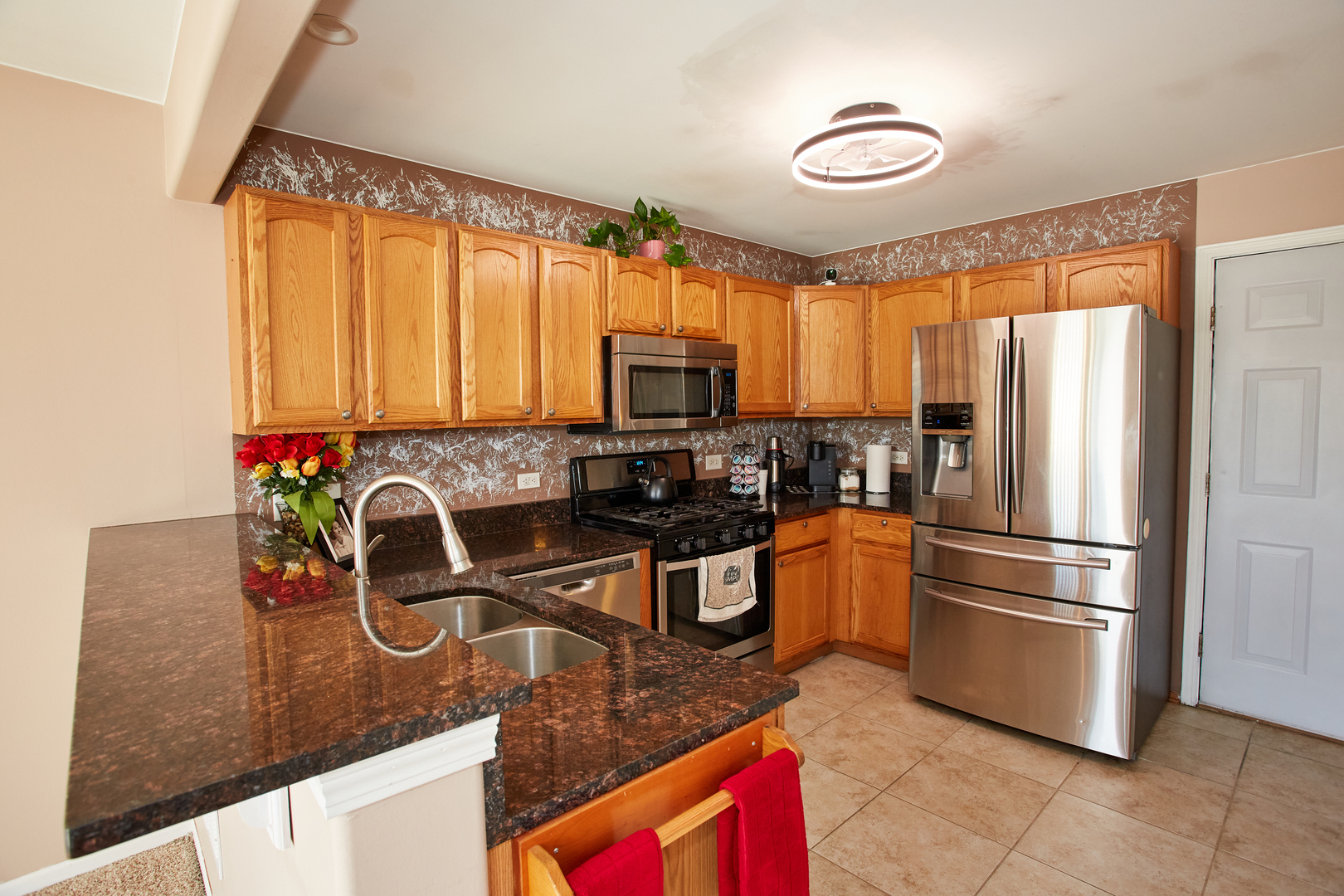 1724 Waters Edge Drive, Minooka, IL 60447