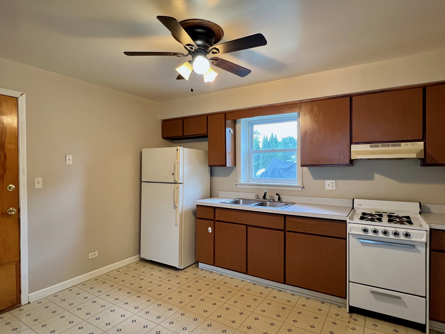 637 Pasadena Avenue #1E, Beecher, IL 60401