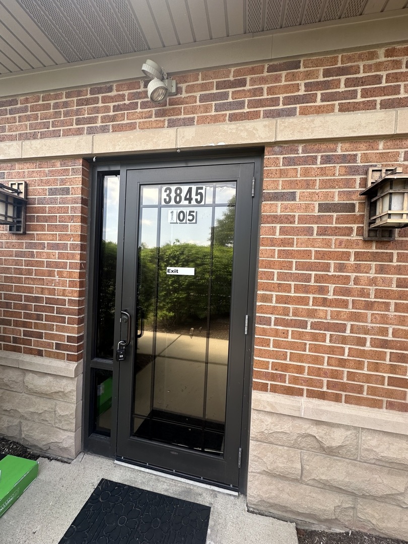 3845 McCoy Drive #105, Aurora, IL 60504