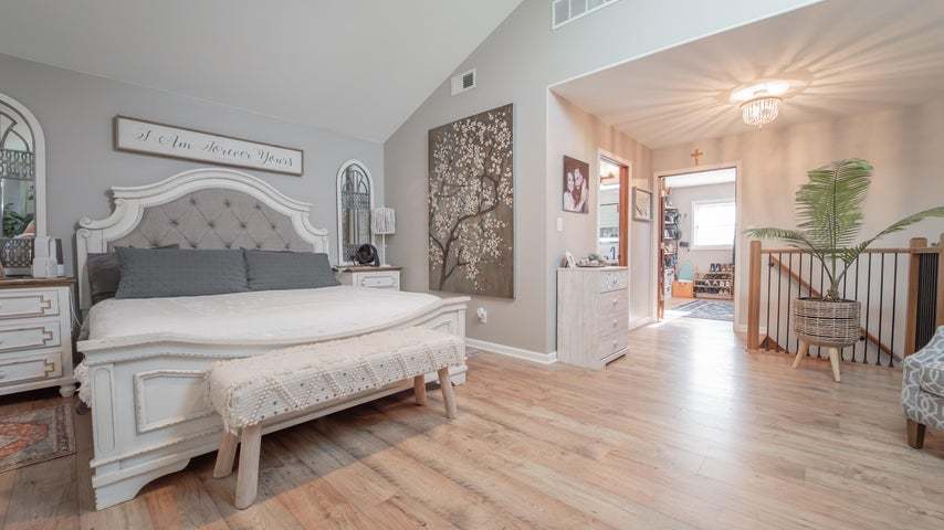 7522 Lake Shore Drive, Cedar Lake, IN 46303