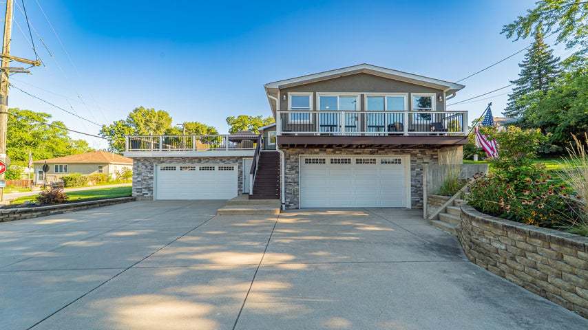 7522 Lake Shore Drive, Cedar Lake, IN 46303