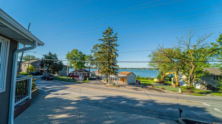 7522 Lake Shore Drive, Cedar Lake, IN 46303