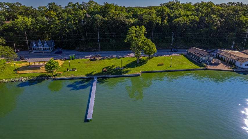 7522 Lake Shore Drive, Cedar Lake, IN 46303