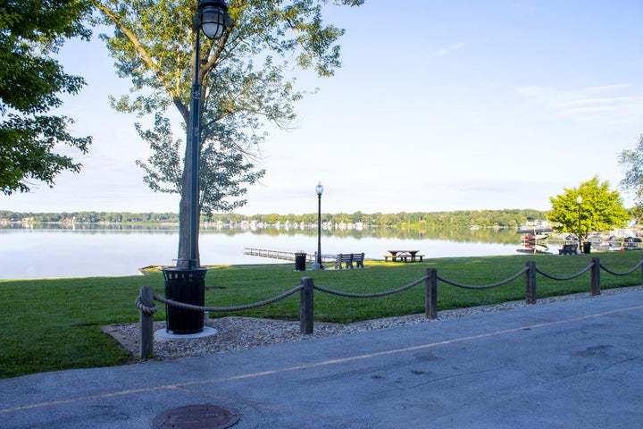 7522 Lake Shore Drive, Cedar Lake, IN 46303