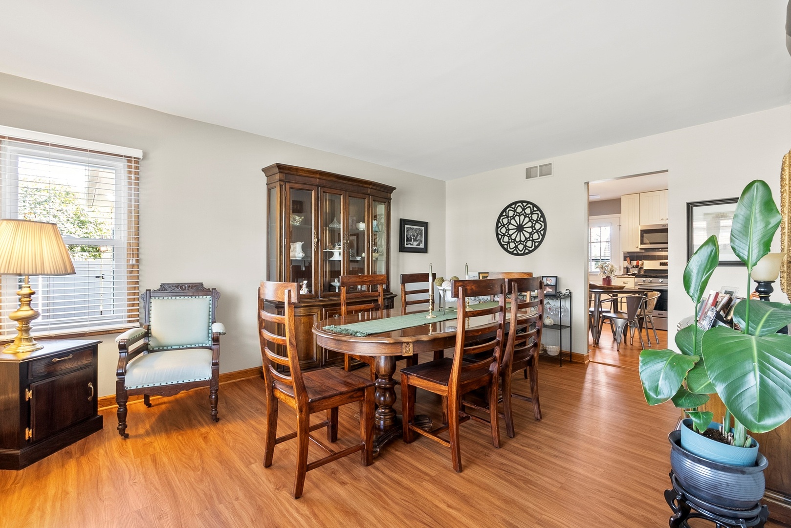 388 Canyon Trail, Carol Stream, IL 60188