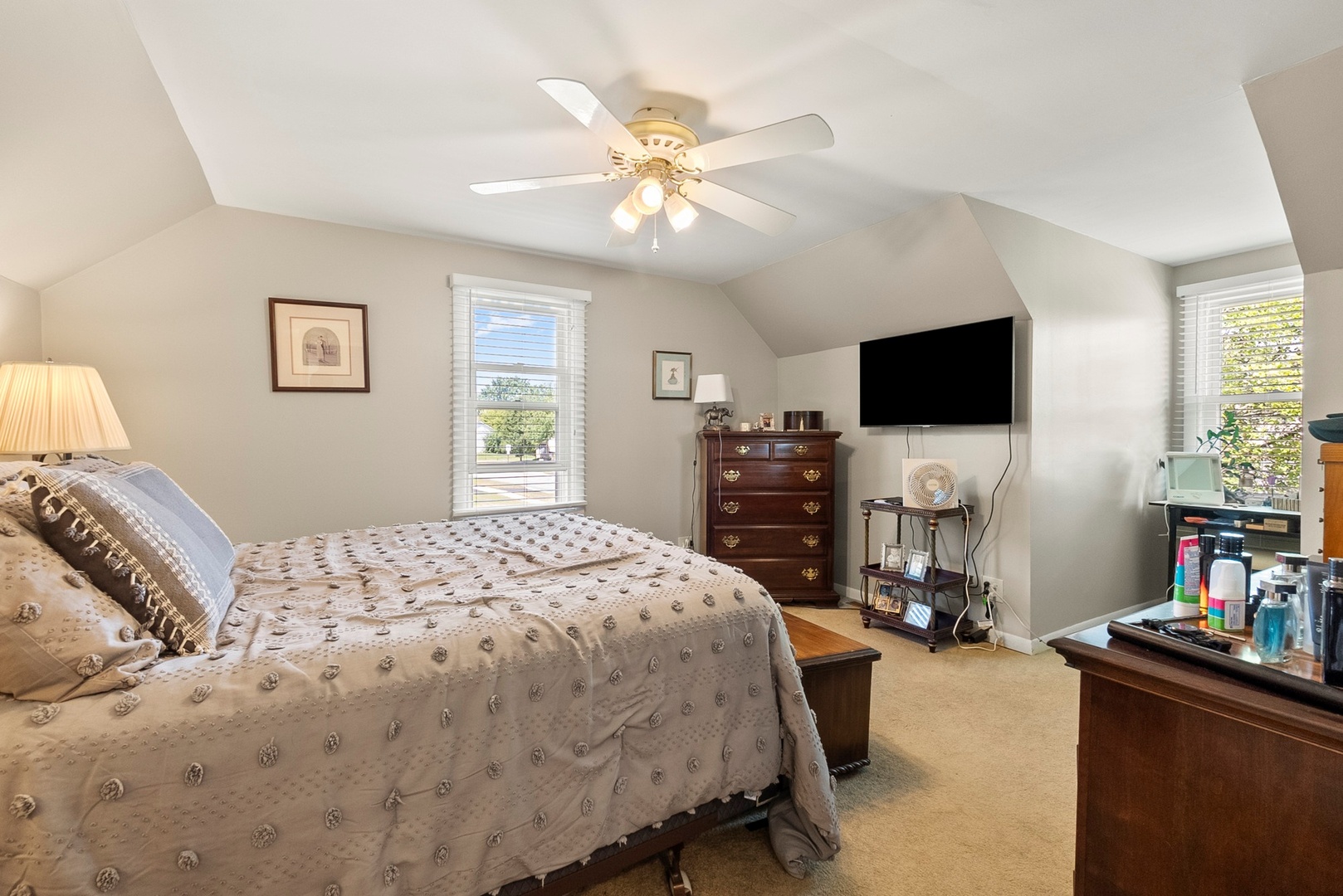 388 Canyon Trail, Carol Stream, IL 60188