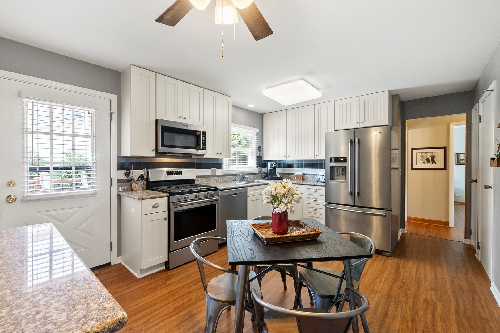 388 Canyon Trail, Carol Stream, IL 60188