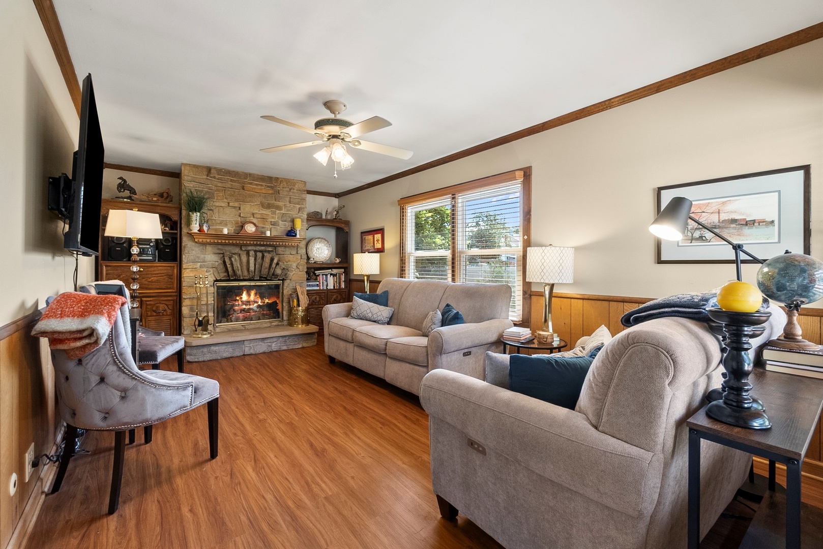 388 Canyon Trail, Carol Stream, IL 60188
