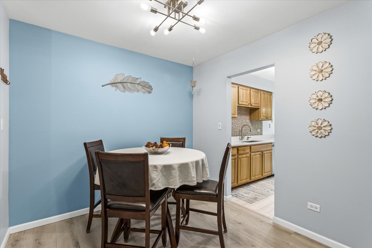 6814 Joliet Road #9, Indian Head Park, IL 60525