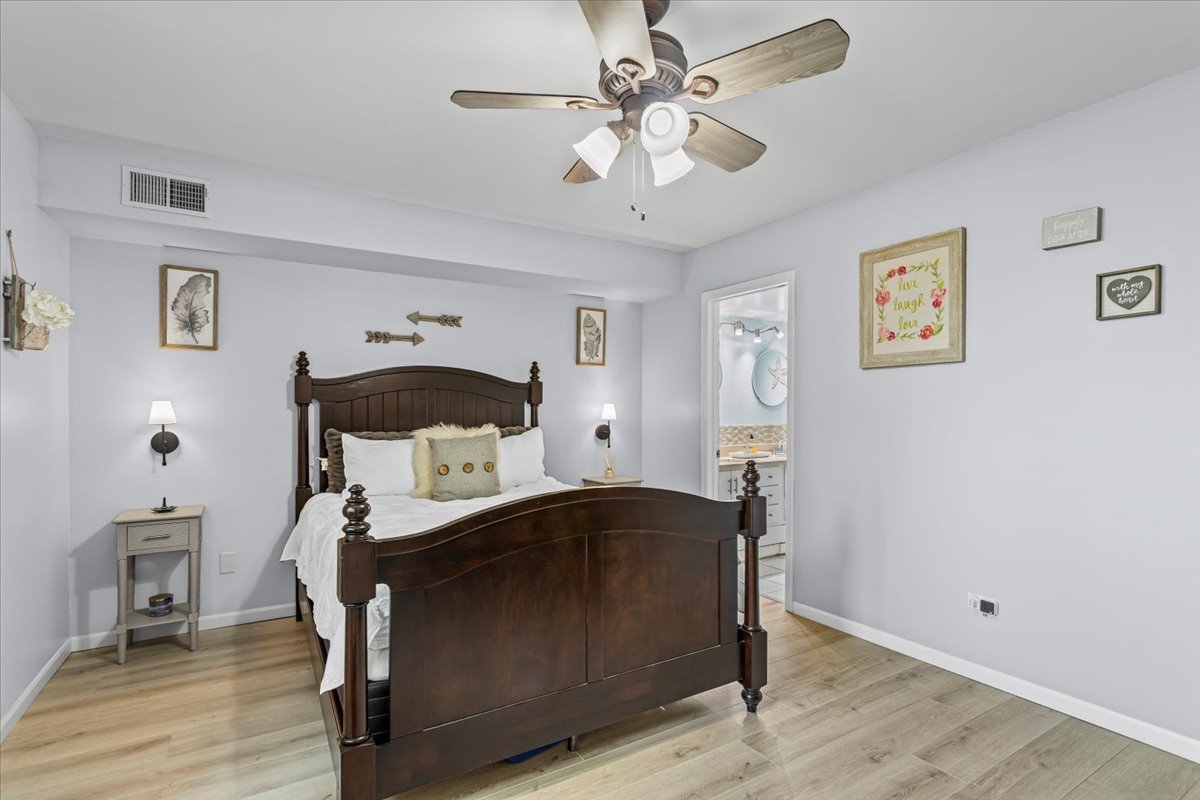 6814 Joliet Road #9, Indian Head Park, IL 60525