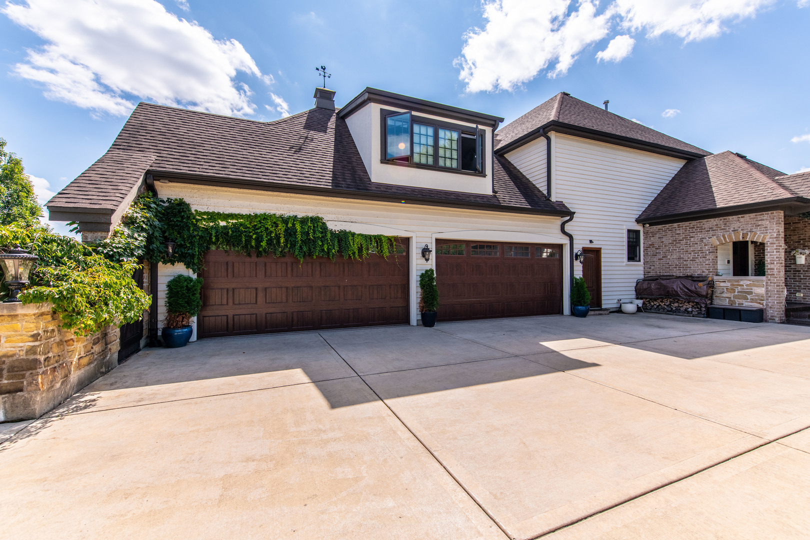 5285 Goldenrod Drive, Oswego, IL 60543
