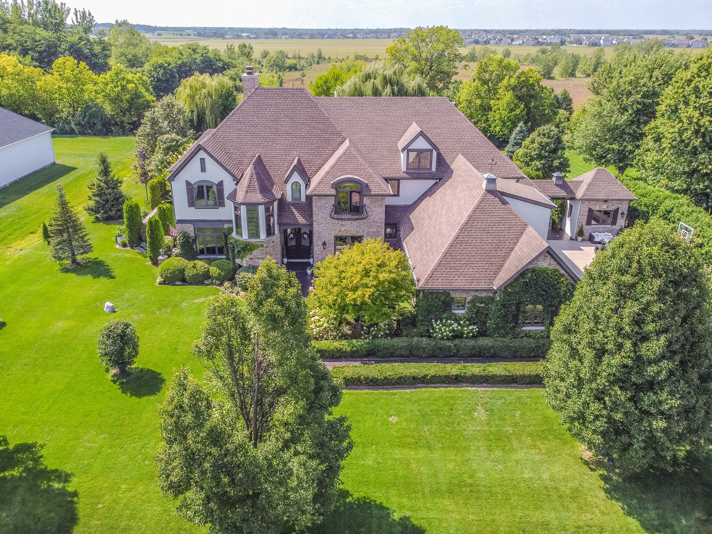 5285 Goldenrod Drive, Oswego, IL 60543