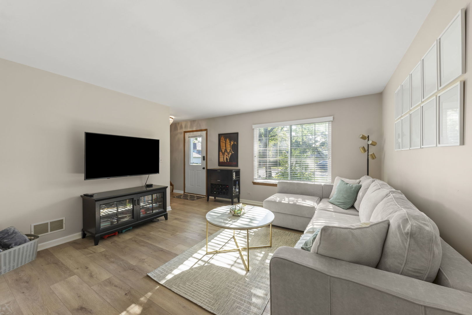 1768 Coach Drive, Naperville, IL 60565