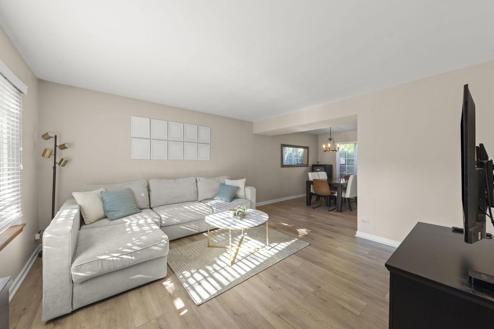 1768 Coach Drive, Naperville, IL 60565