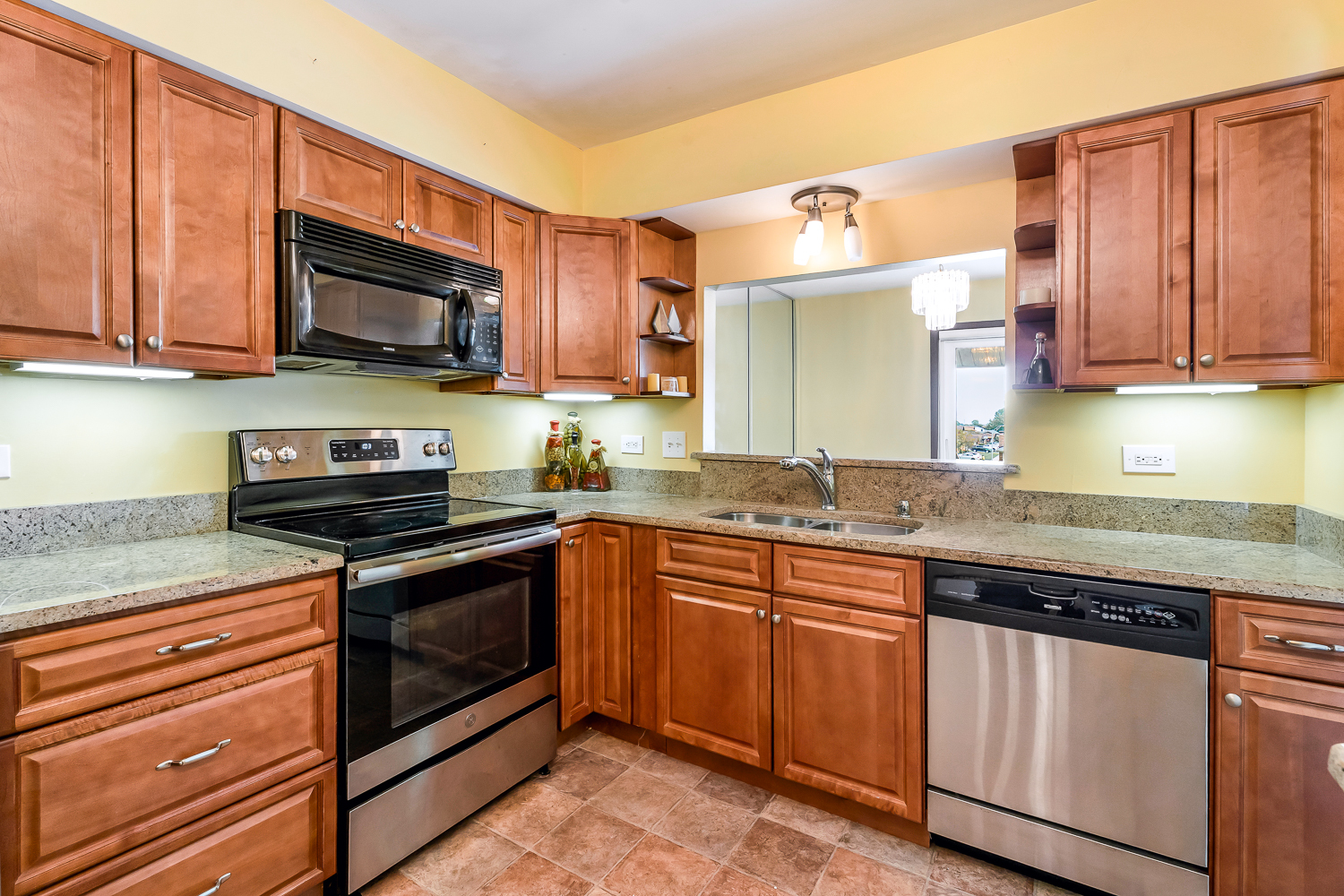 19535 Lake Shore Drive #3N, Lynwood, IL 60411