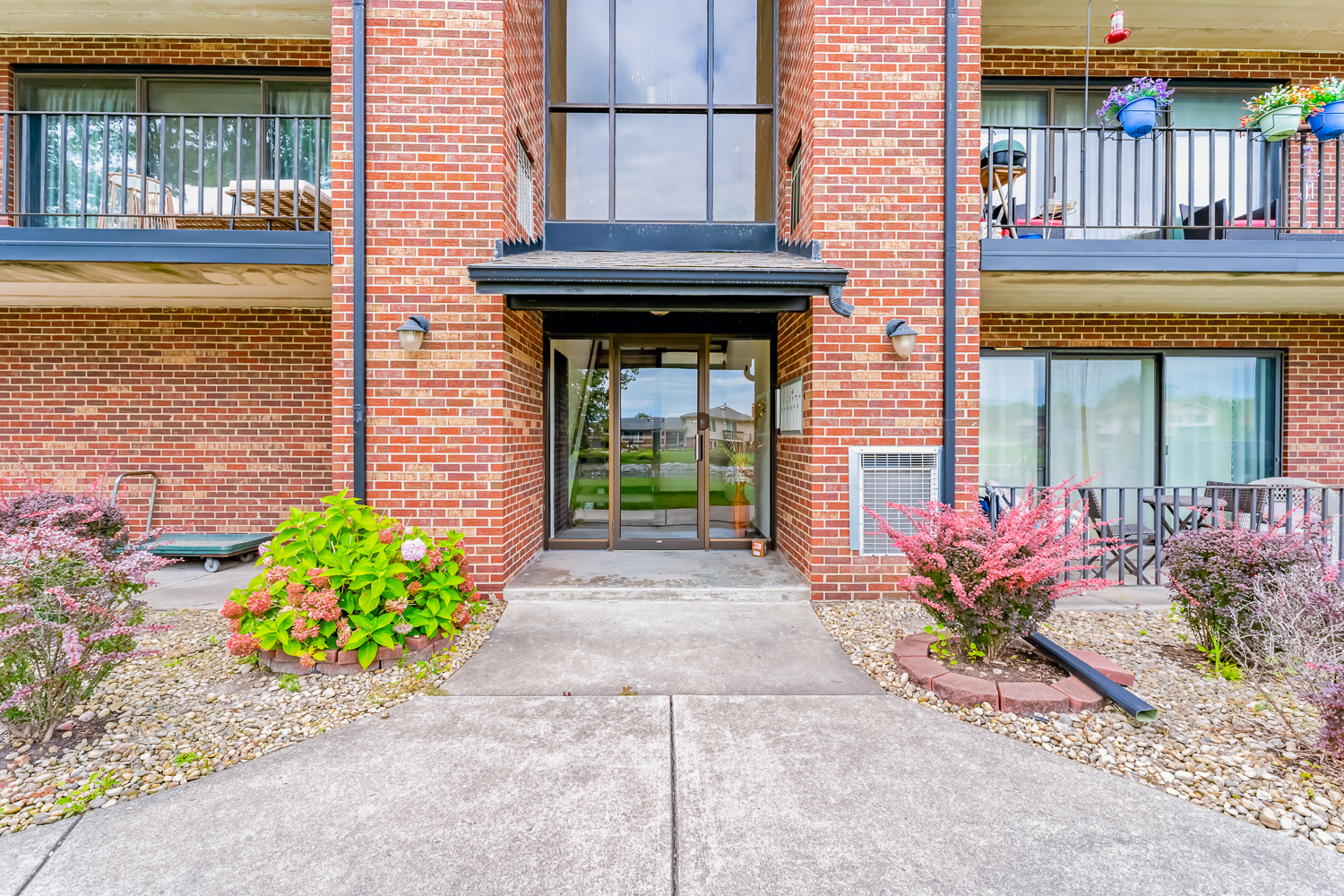 19535 Lake Shore Drive #3N, Lynwood, IL 60411