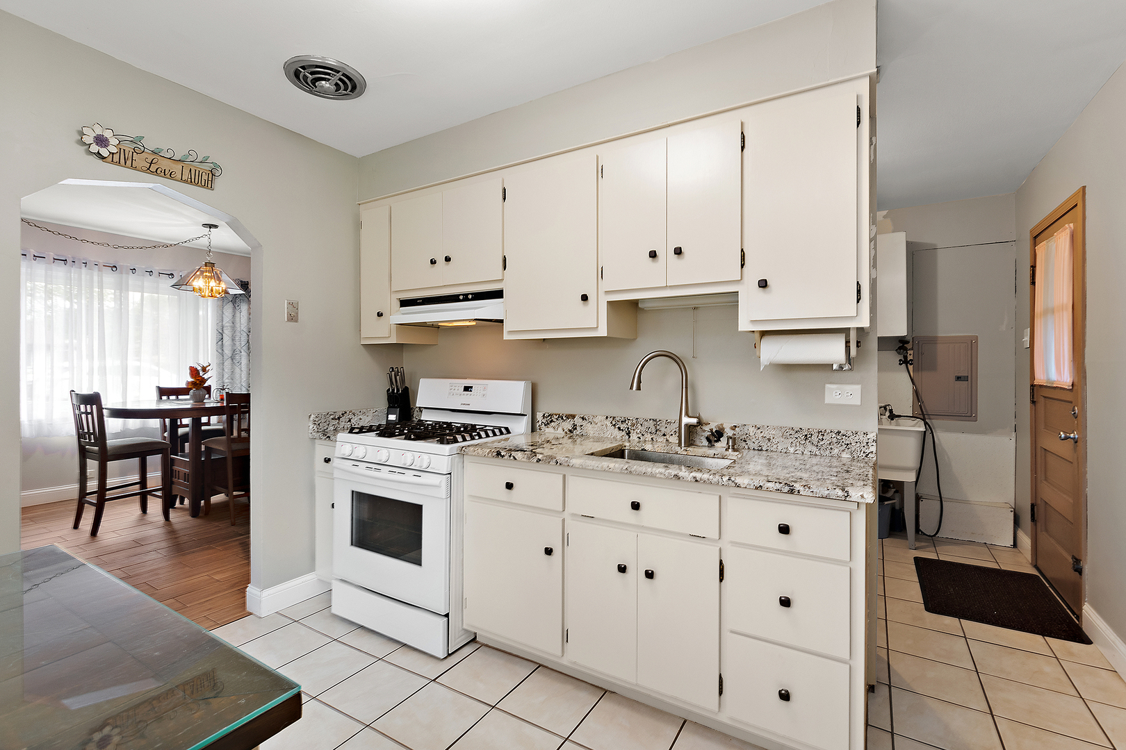 10907 Moody Avenue, Chicago Ridge, IL 60415