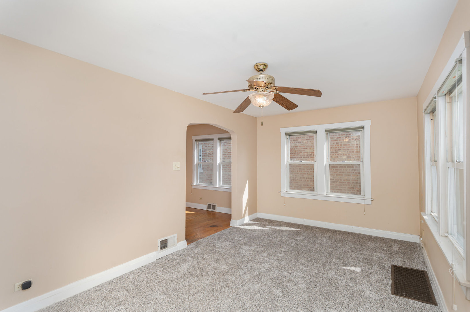 3311 N Oriole Avenue, Chicago, IL 60634