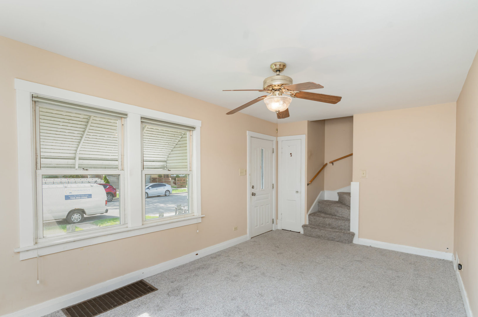 3311 N Oriole Avenue, Chicago, IL 60634