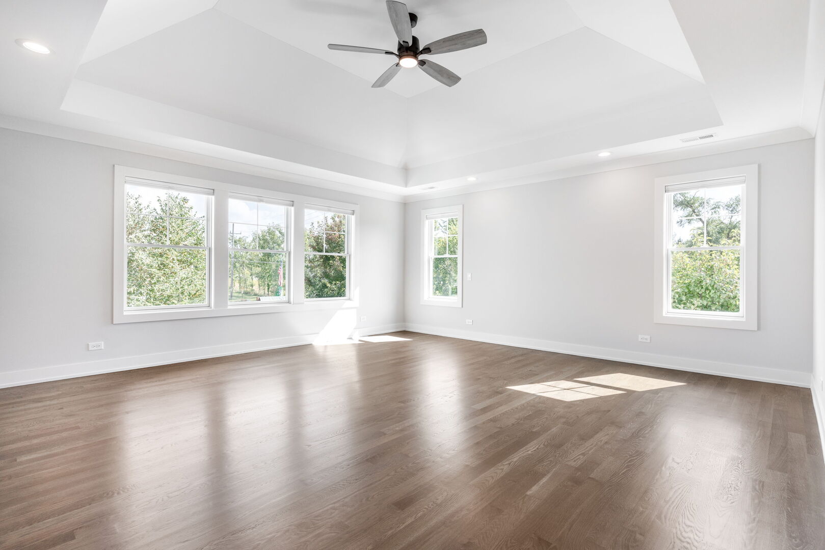 469 S Sunnyside Avenue, Elmhurst, IL 60126