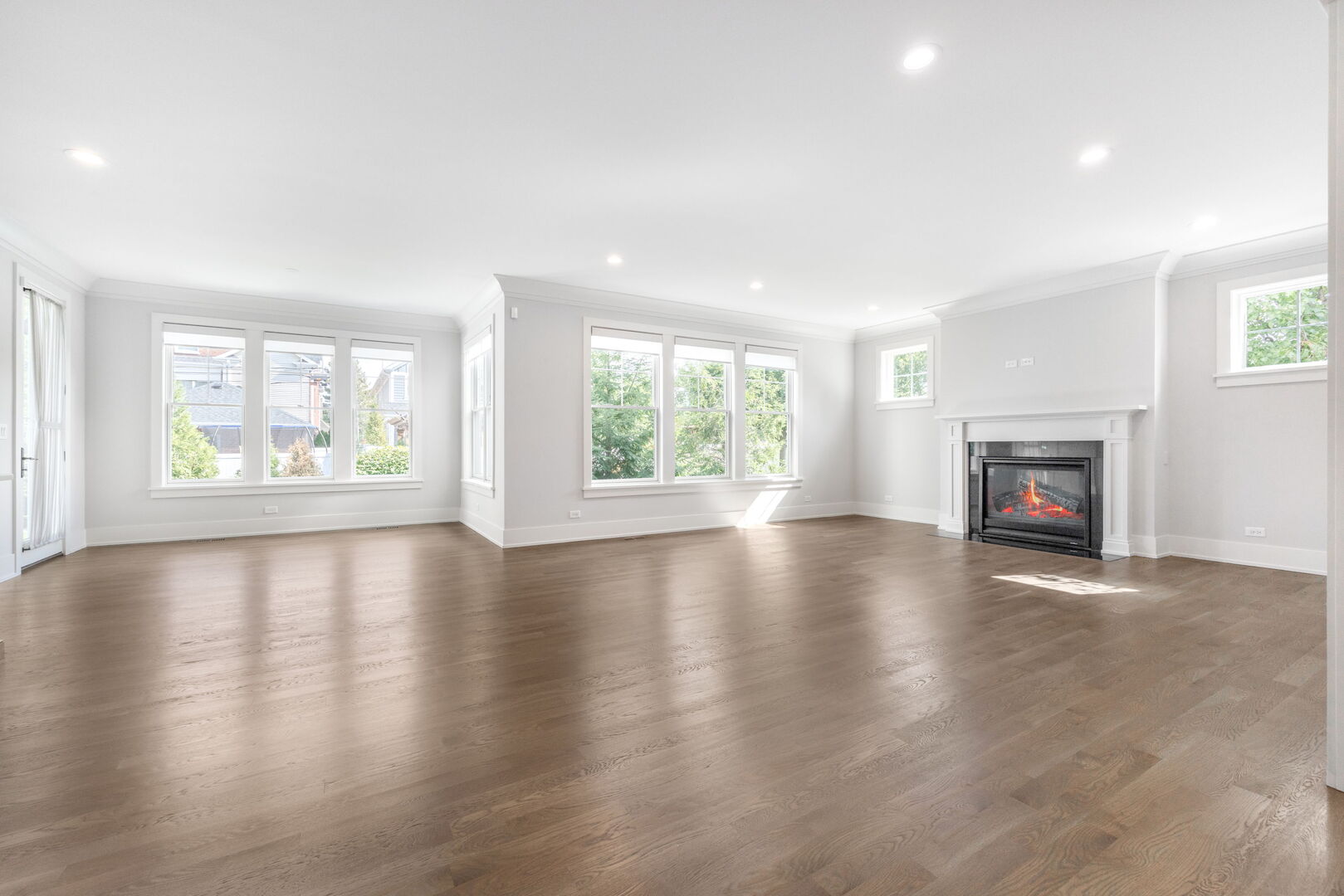 469 S Sunnyside Avenue, Elmhurst, IL 60126