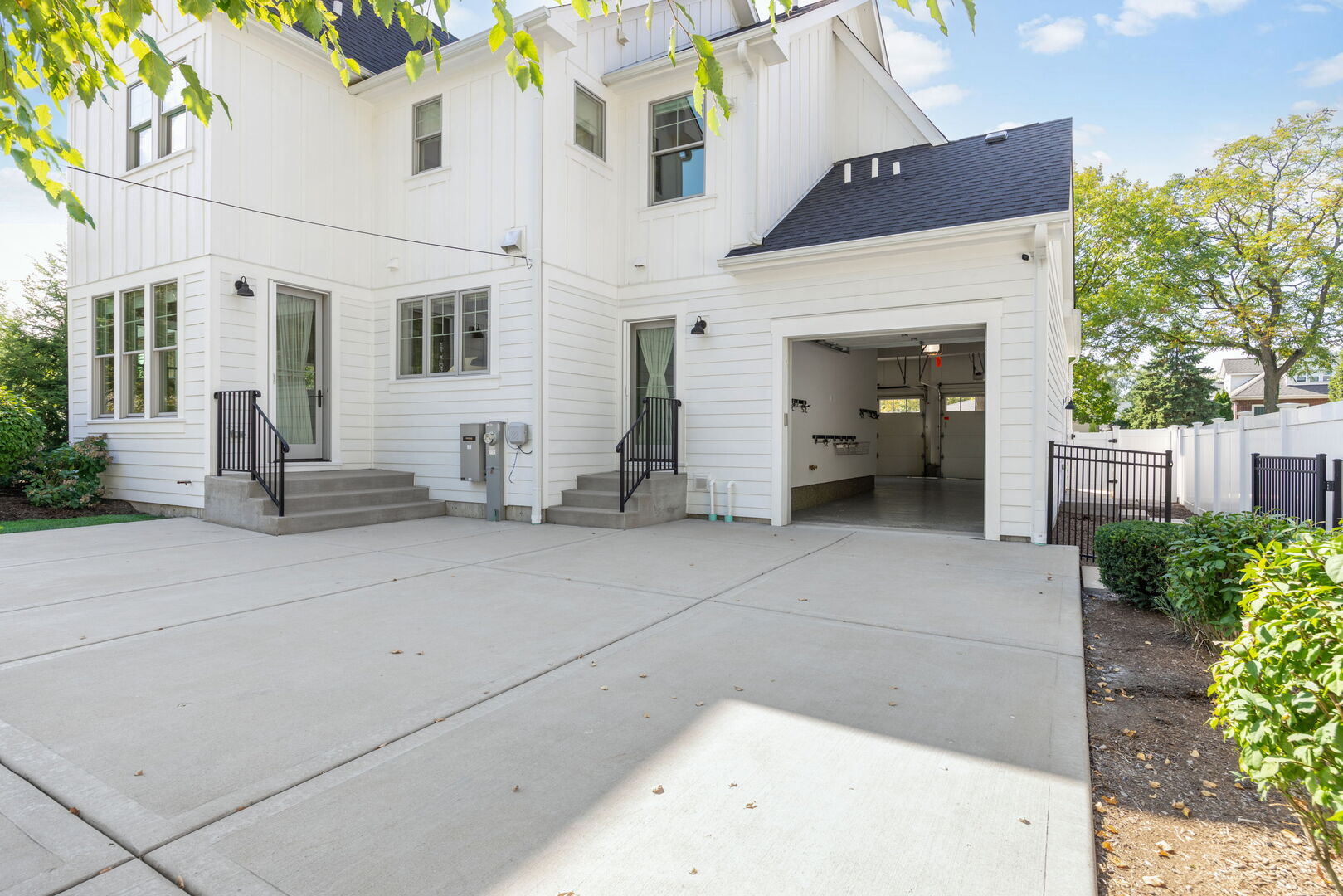 469 S Sunnyside Avenue, Elmhurst, IL 60126