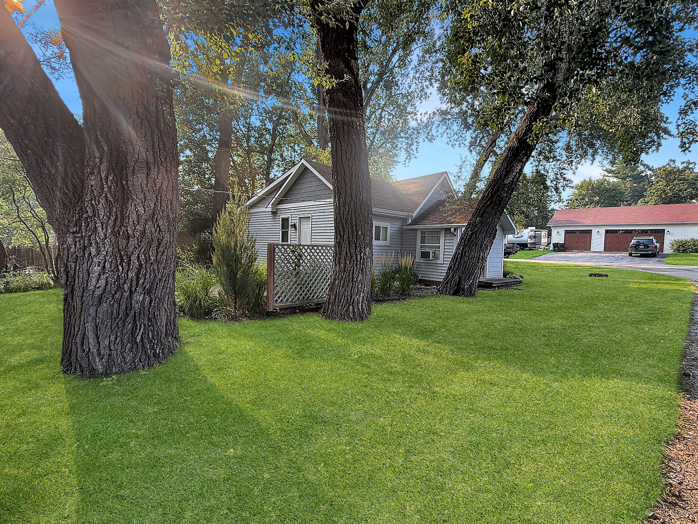 5207 Fountain Lane, McHenry, IL 60050