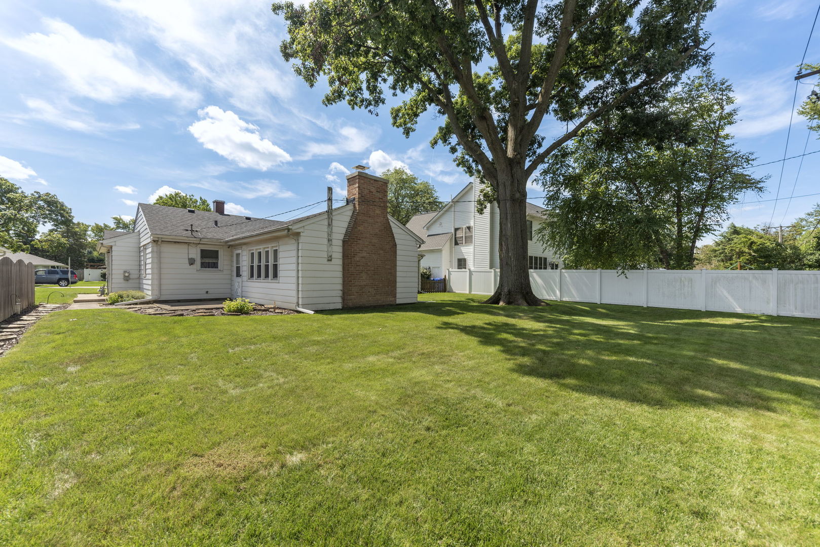 615 Wakeman Avenue, Wheaton, IL 60187