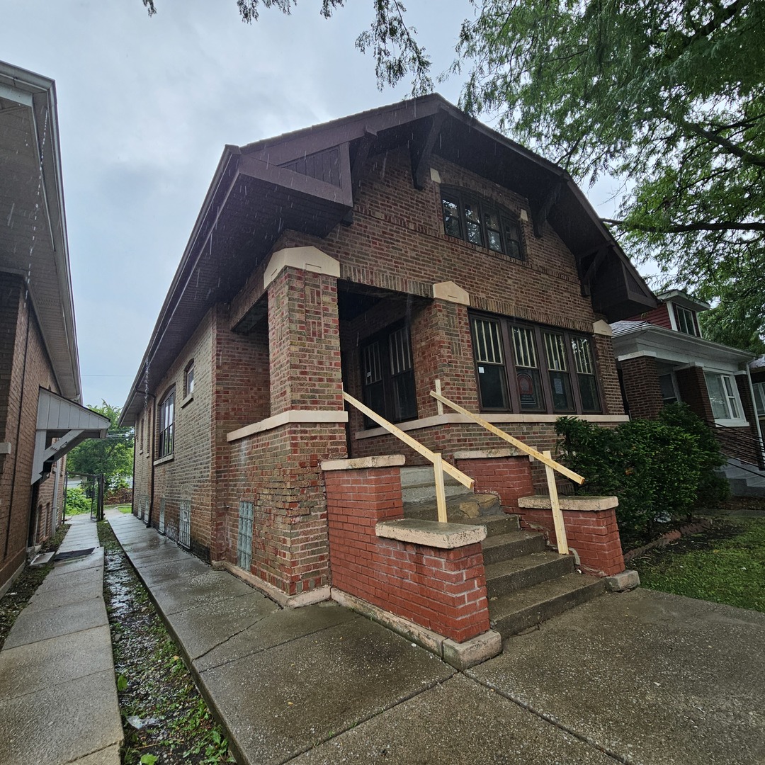 8137 S Loomis Boulevard, Chicago, IL 60620