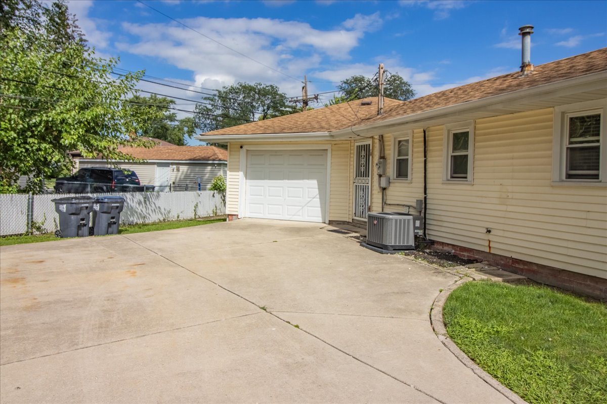 634 E 161st Street, South Holland, IL 60473