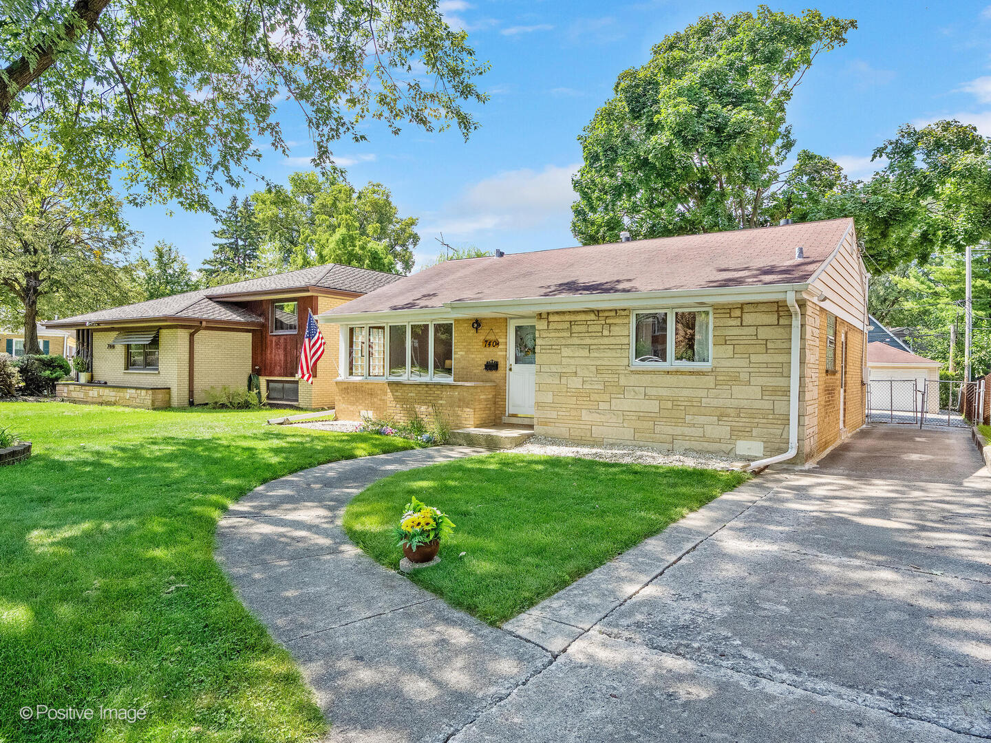740 S La Grange Road, La Grange, IL 60525