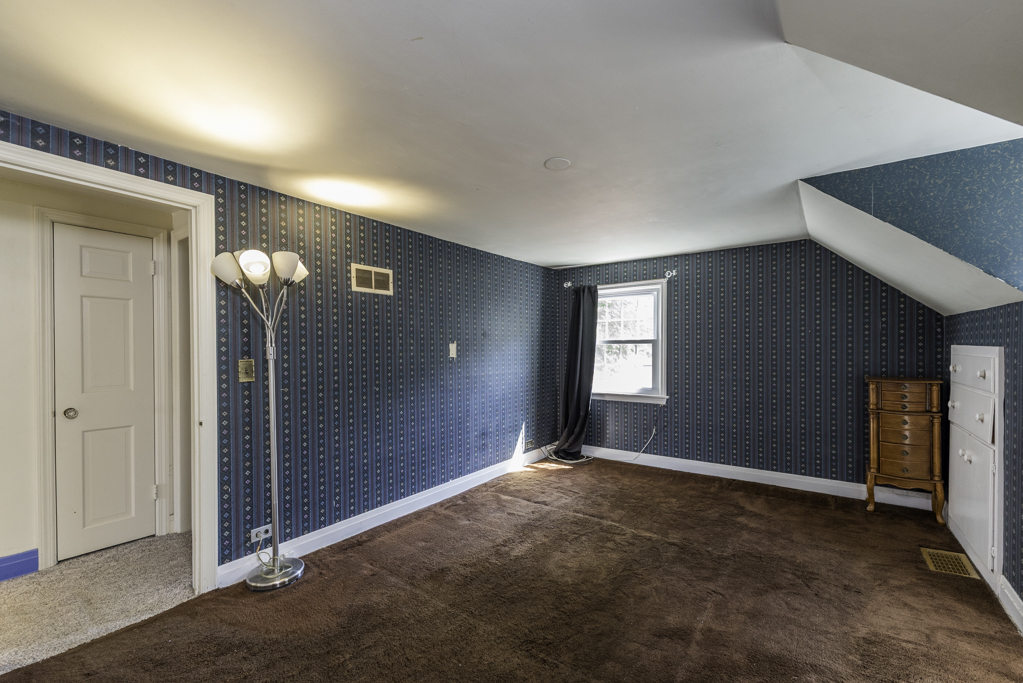 411 N Martin Avenue, Waukegan, IL 60085