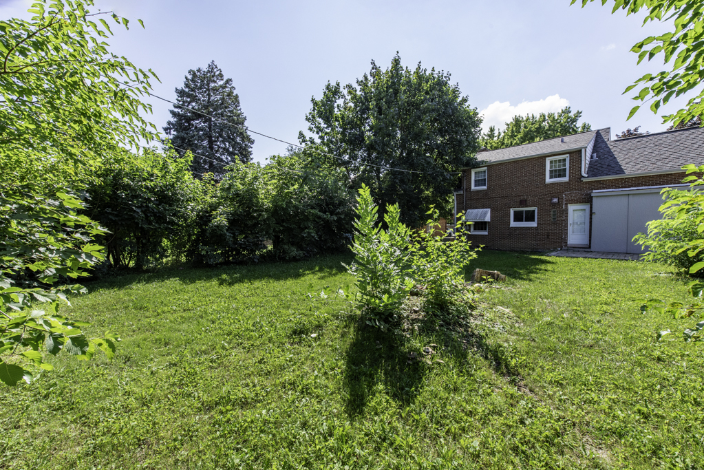 411 N Martin Avenue, Waukegan, IL 60085