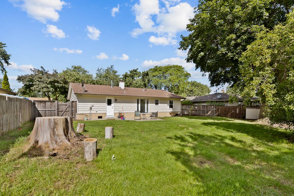 1031 Maple Lane, Elk Grove Village, IL 60007