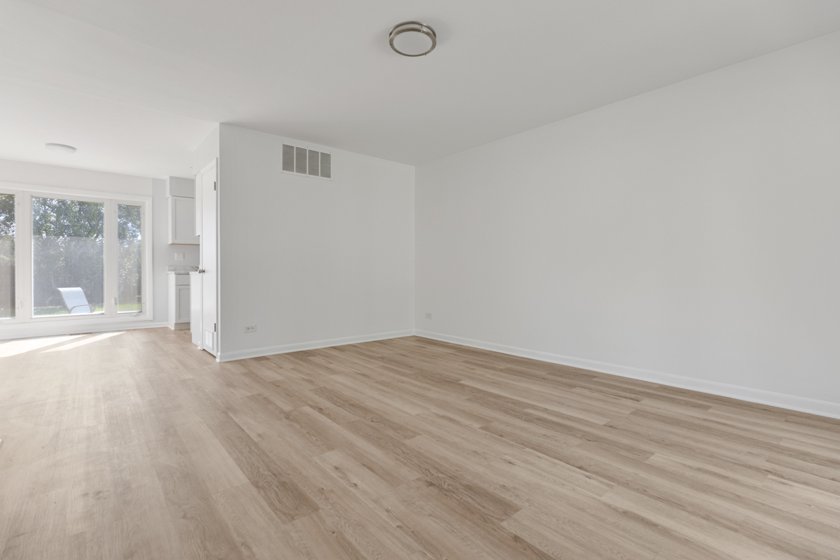 1031 Maple Lane, Elk Grove Village, IL 60007