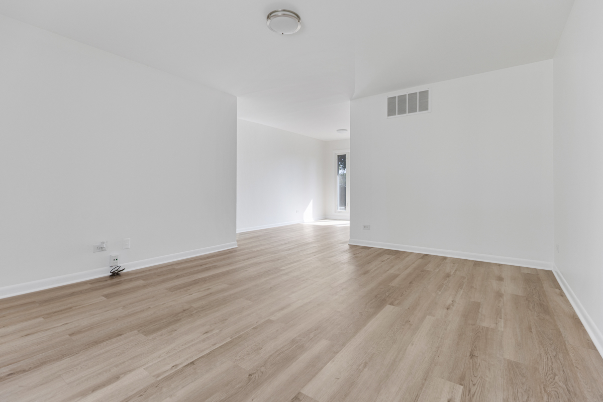 1031 Maple Lane, Elk Grove Village, IL 60007