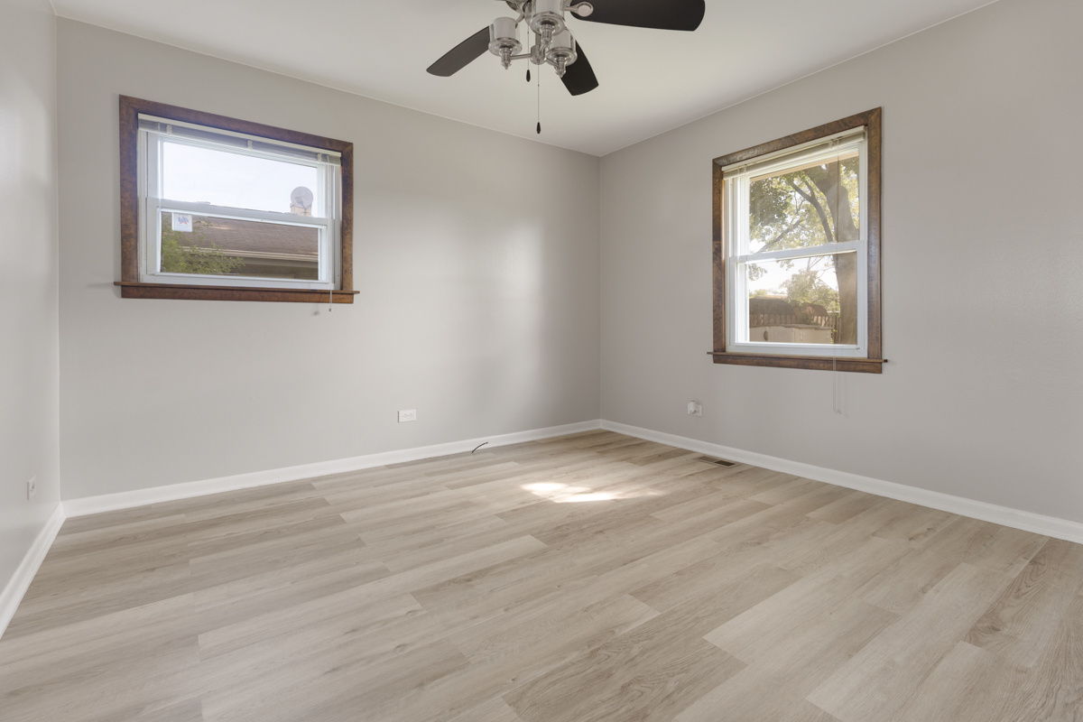1031 Maple Lane, Elk Grove Village, IL 60007