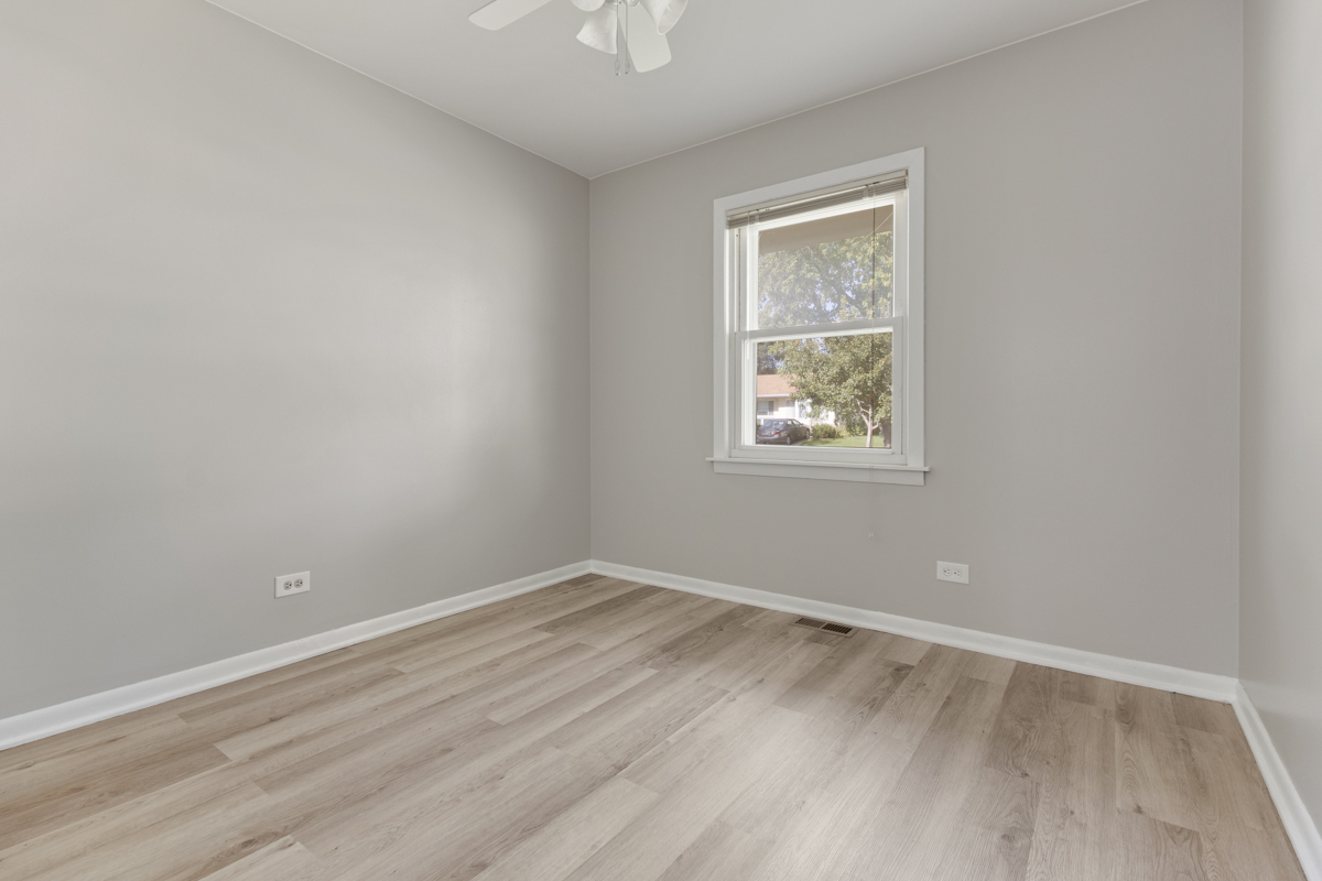 1031 Maple Lane, Elk Grove Village, IL 60007