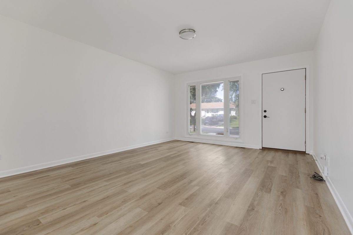 1031 Maple Lane, Elk Grove Village, IL 60007