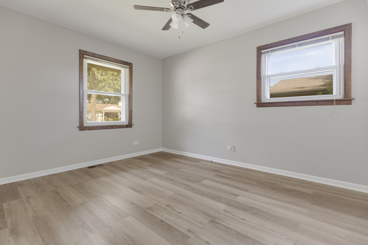 1031 Maple Lane, Elk Grove Village, IL 60007