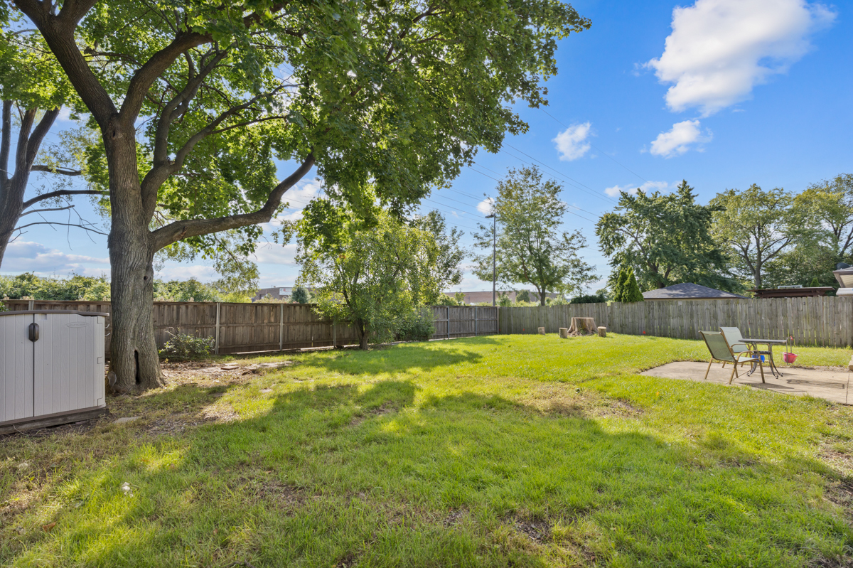 1031 Maple Lane, Elk Grove Village, IL 60007
