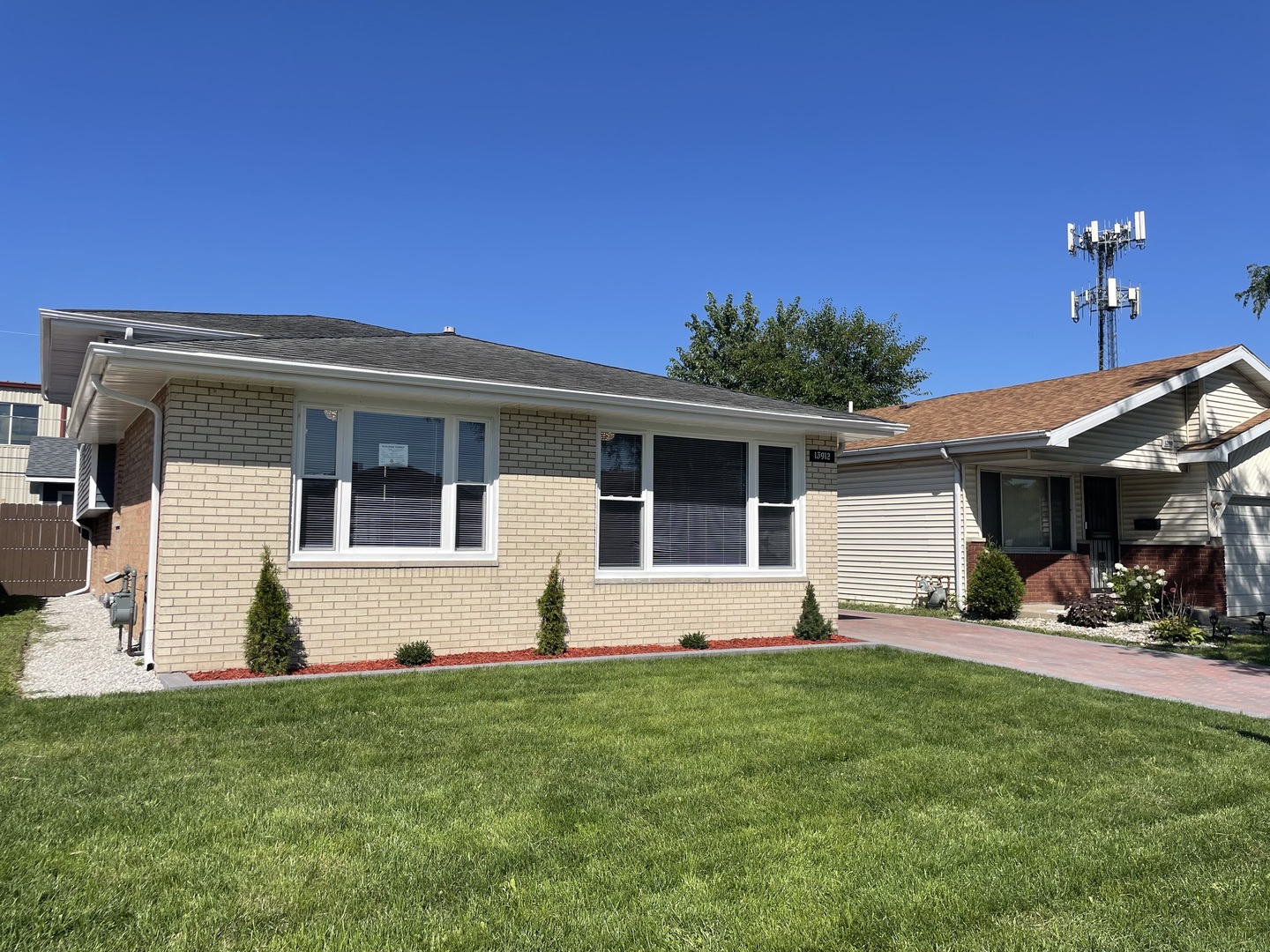 13912 S MANISTEE Avenue, Burnham, IL 60633