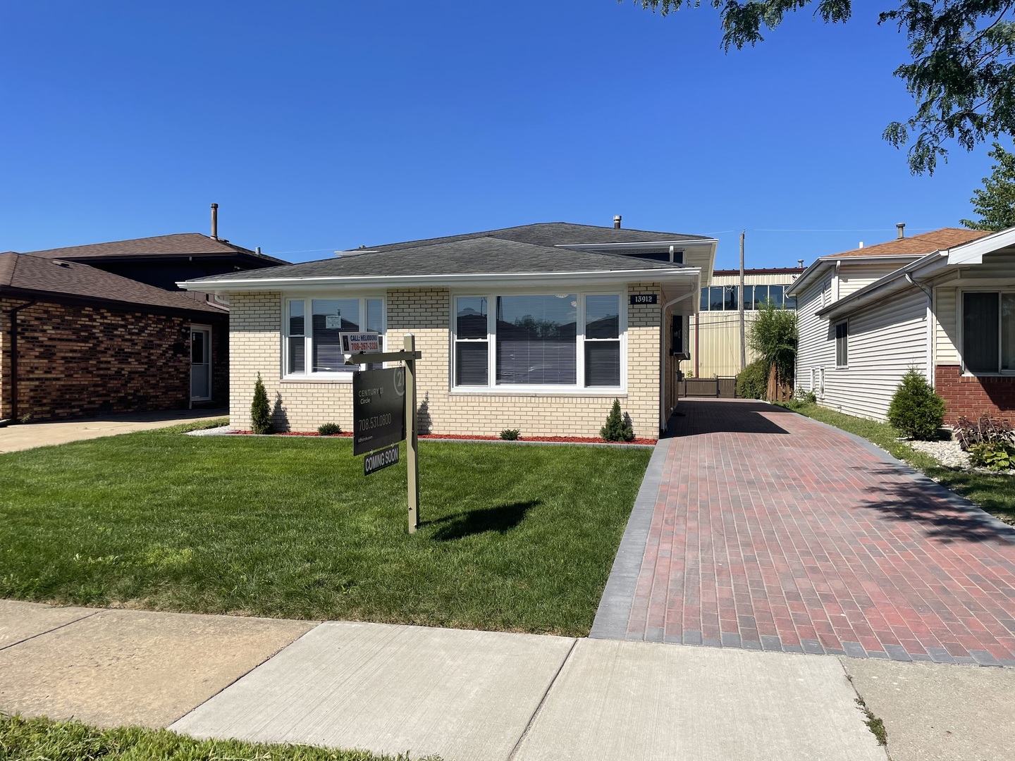 13912 S MANISTEE Avenue, Burnham, IL 60633