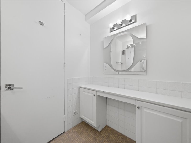 1440 N Lake Shore Drive #12H, Chicago, IL 60610